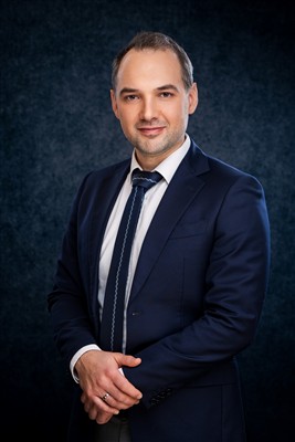 Maciej Nałęcz, Analityk Sektorowy BNP Paribas