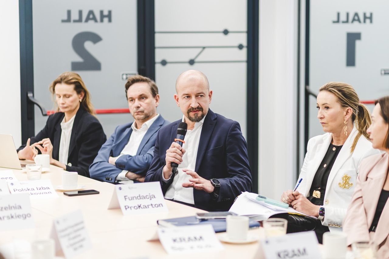 Krzysztof Niczyporuk Prezes PIO podczas Okraglego Stolu PPWR